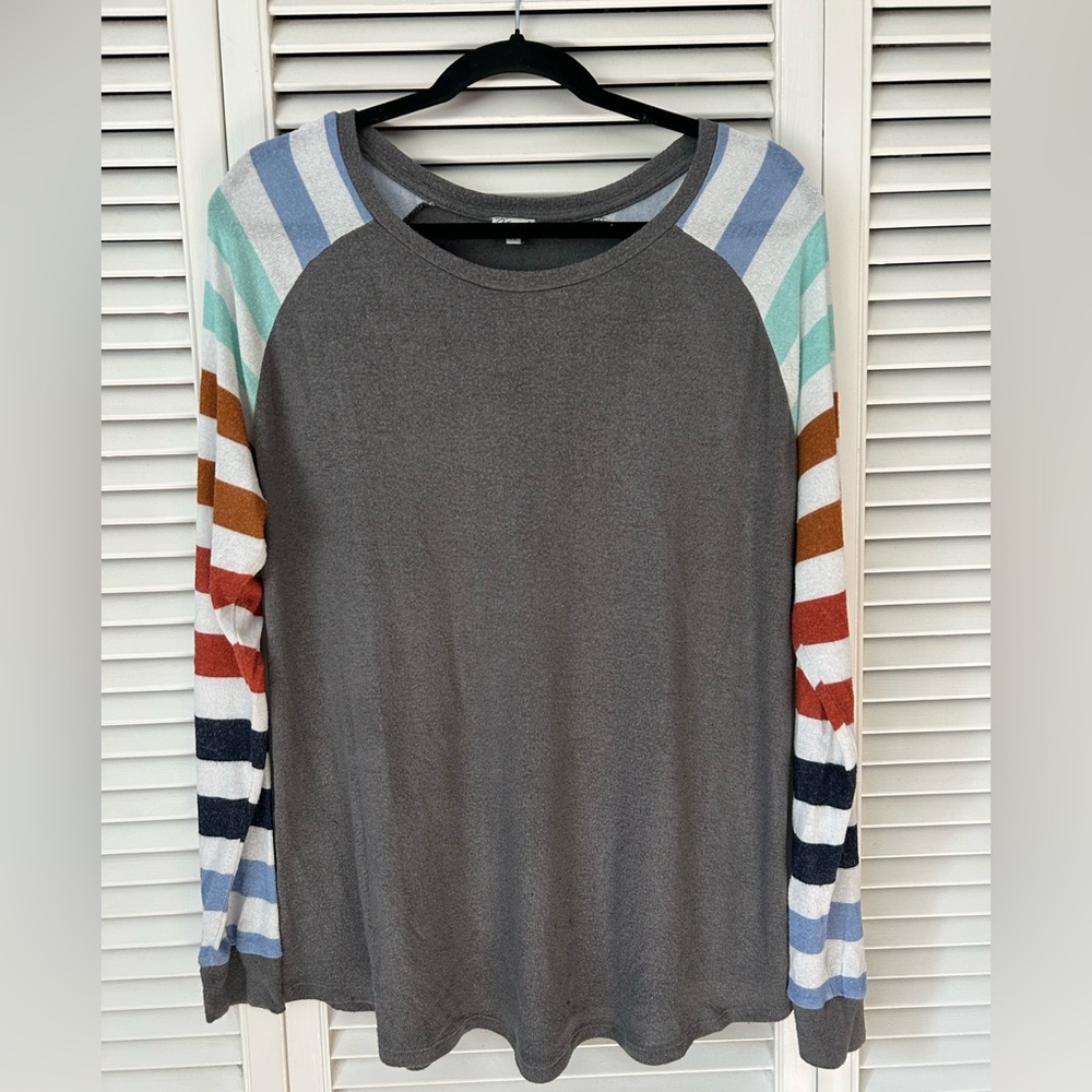 Kismet Gray Long Sleeve Tee with Multicolor Stripes